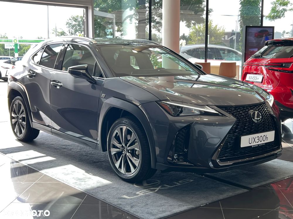 Lexus UX 300h F Sport Design