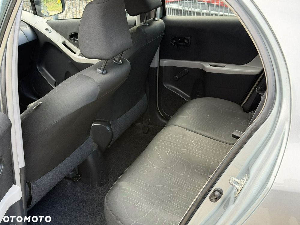 Toyota Yaris - 14