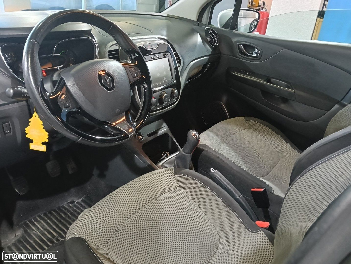 Renault Captur 1.5 dCi Exclusive - 17