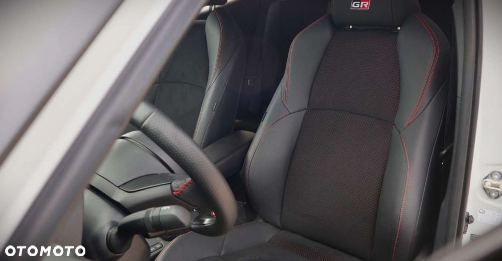 Toyota Yaris Cross - 15