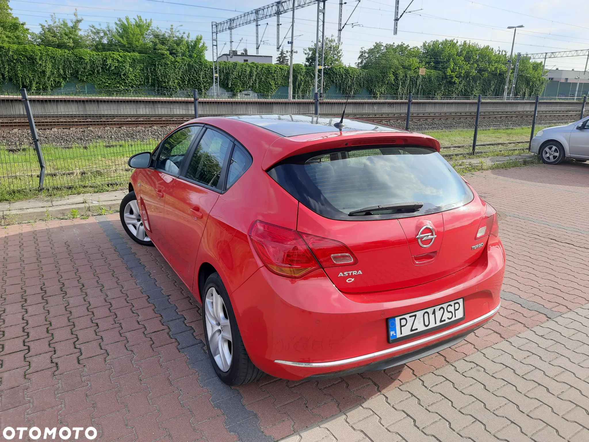 Opel Astra IV 1.4 T Cosmo EU6 - 4
