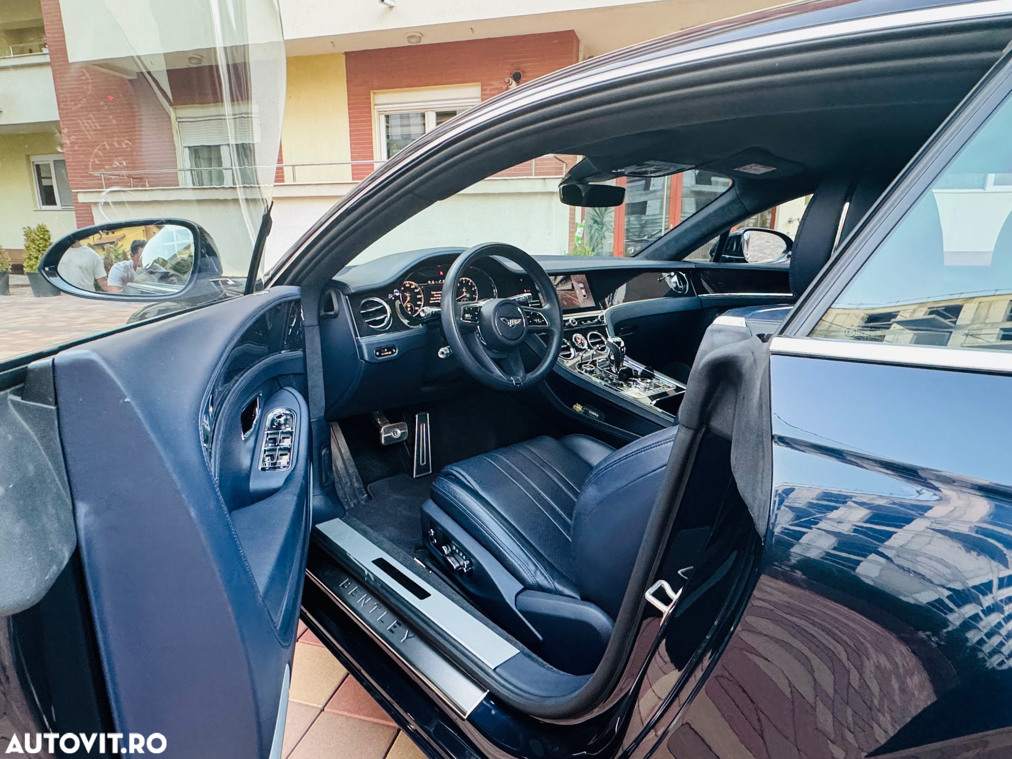 Bentley Continental New GT V8 - 9