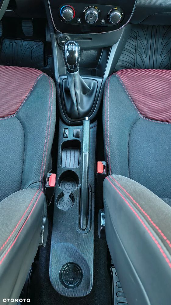 Renault Clio - 25