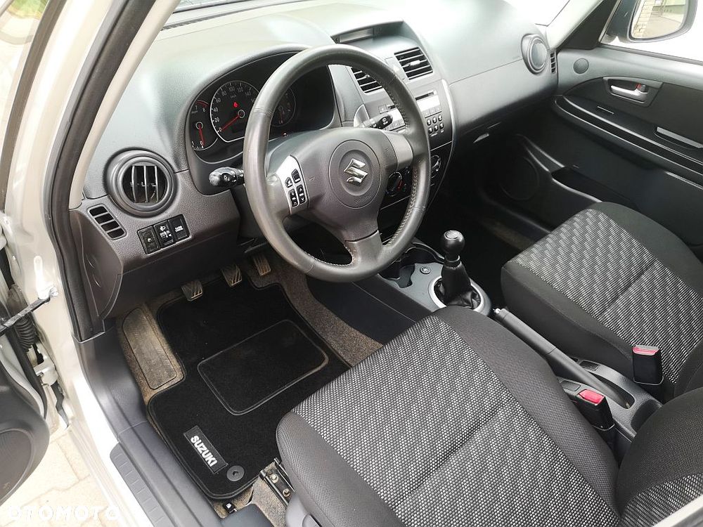 Suzuki SX4 - 16