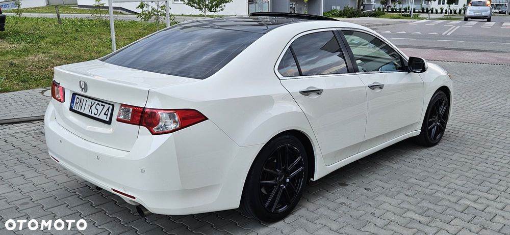 Honda Accord 2.0 Executive Nav - 3