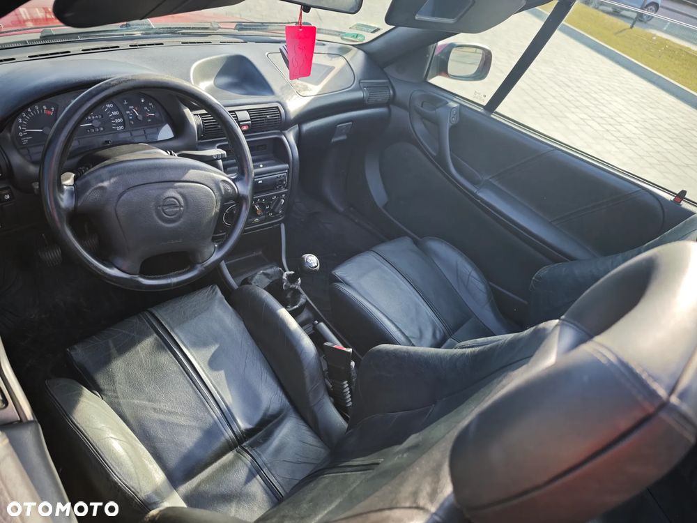 Opel Astra 1.6 GT - 4