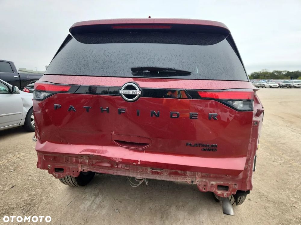 Nissan Pathfinder - 5