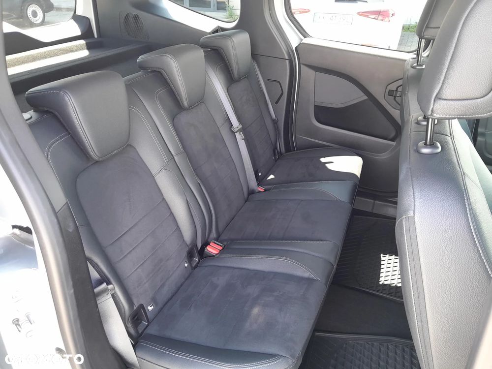 Mercedes-Benz Klasa T 180 d - 17