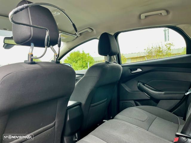 Ford Focus 1.0 EcoBoost S&S Titanium - 33