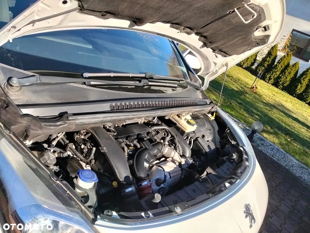 Peugeot 3008 1.6 THP Active - 16