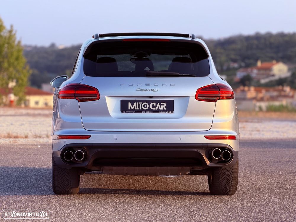 Porsche Cayenne S - 8