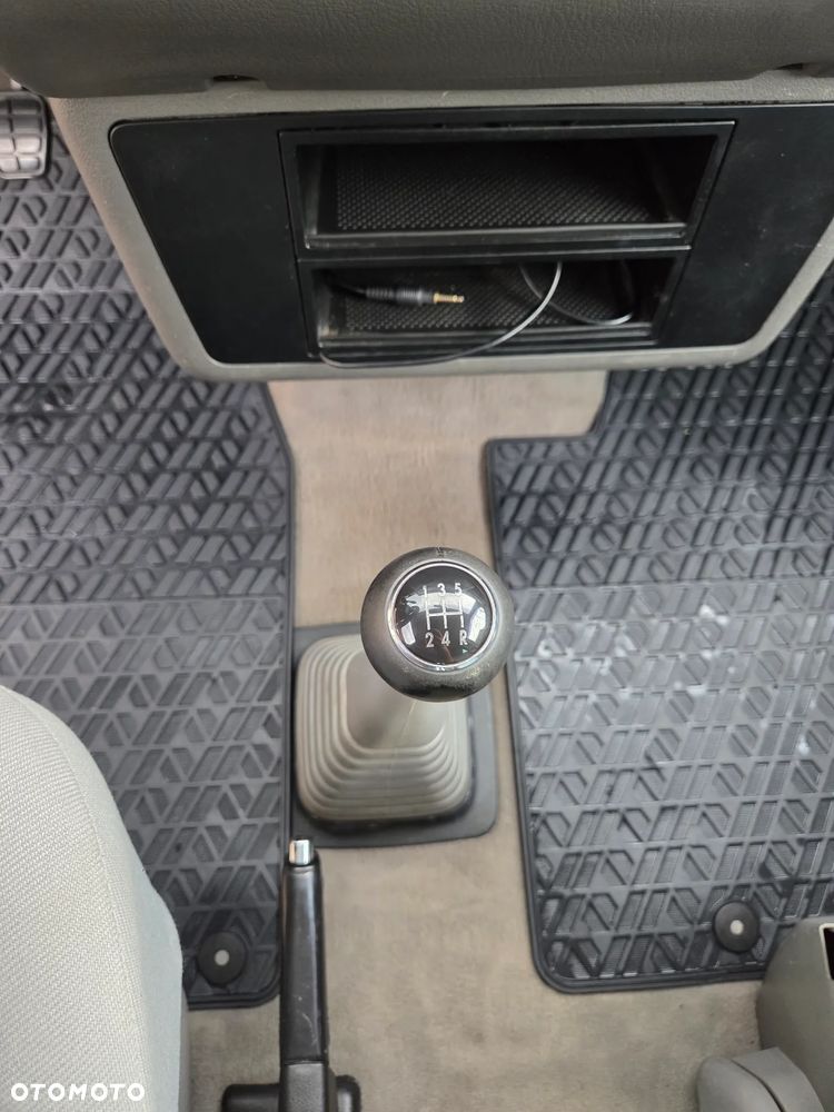 Volkswagen Multivan - 29
