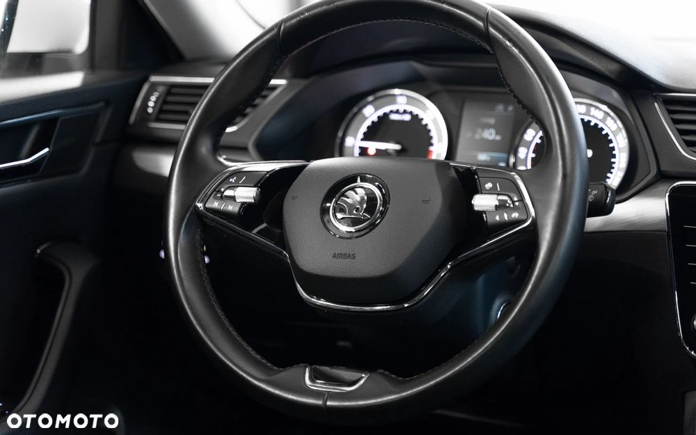 Skoda Superb 2.0 TDI SCR Ambition DSG - 21