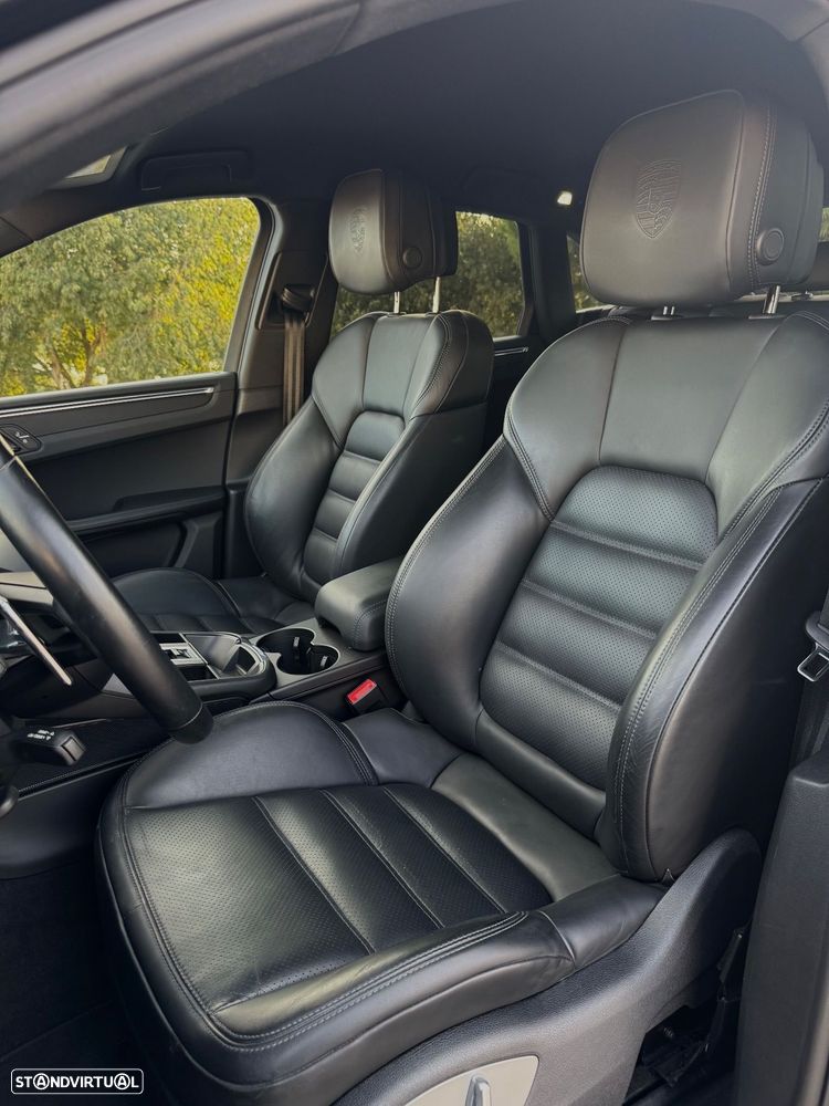 Porsche Macan T - 16