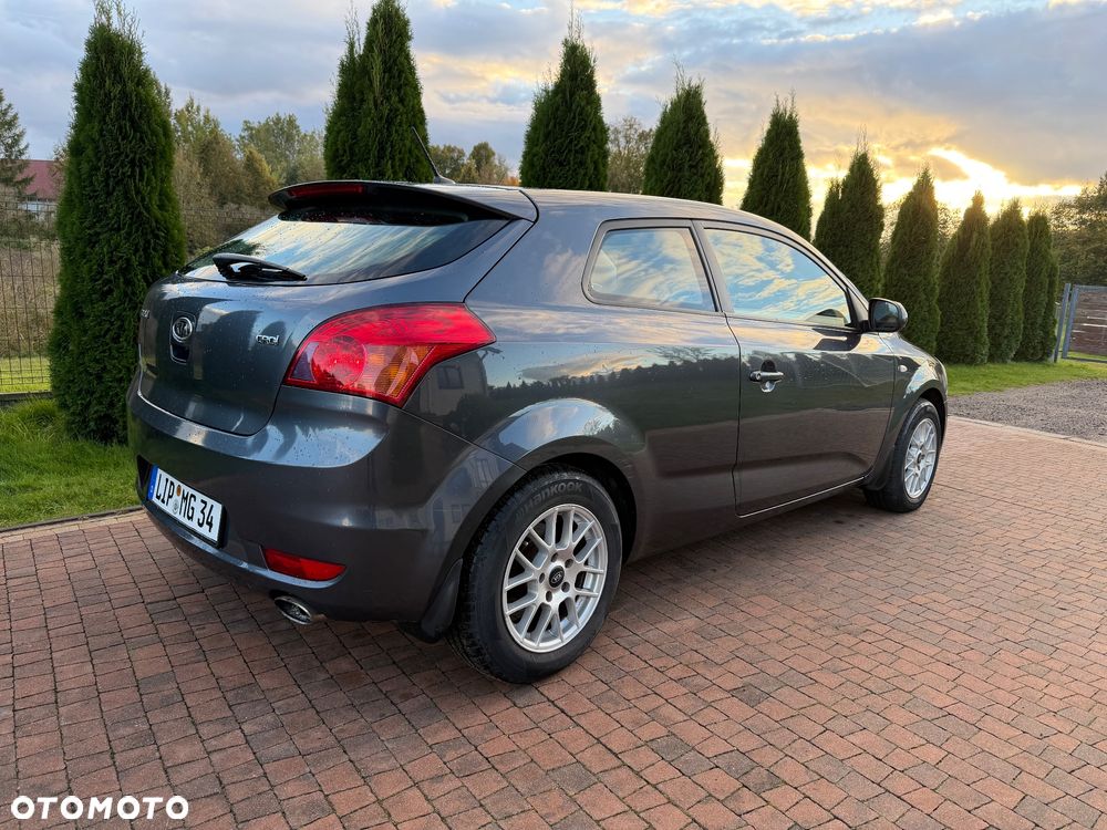 Kia Ceed - 4
