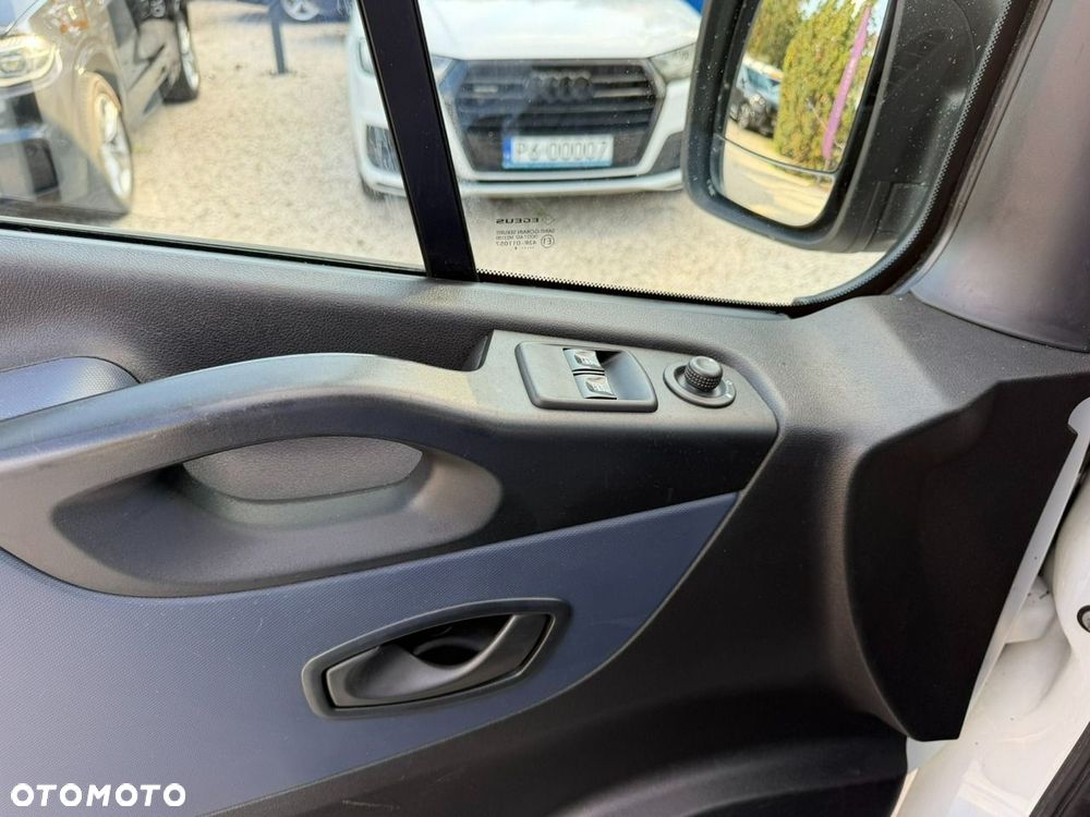 Opel Vivaro - 14