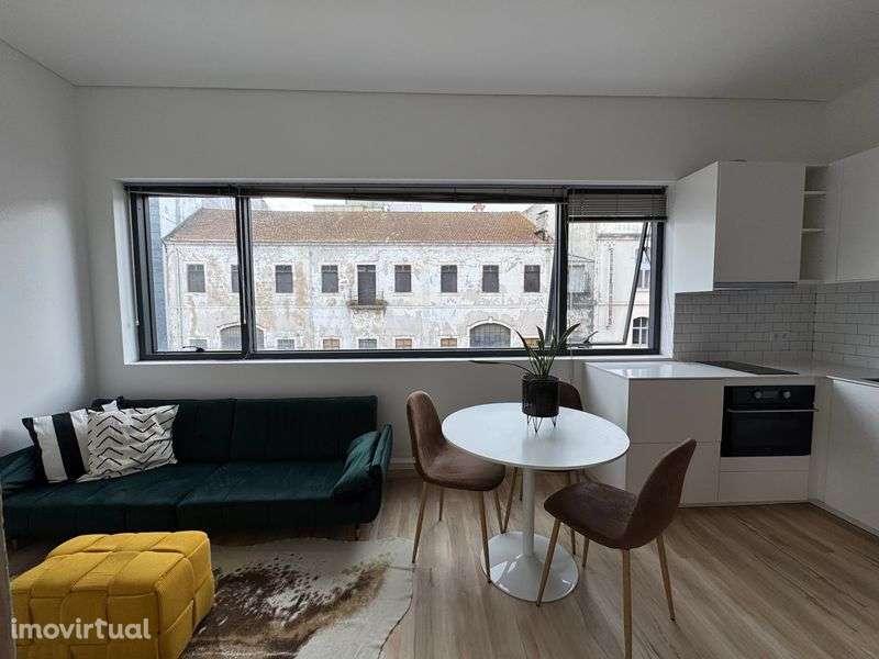 T1 remodelado e luminoso na Baixa de Coimbra - Grande imagem: 3/11