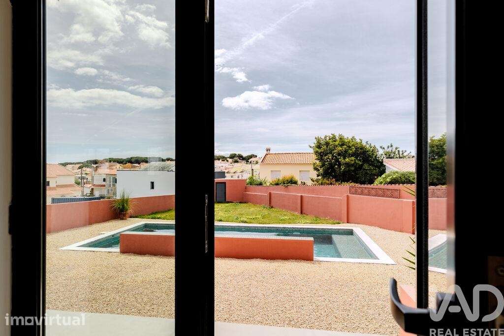 Casa / Villa T5 em Charneca de Caparica e Sobreda de 275 m2 - Grande imagem: 4/40