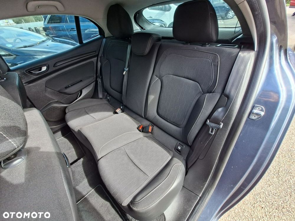 Renault Megane TCe 140 GPF LIMITED - 27