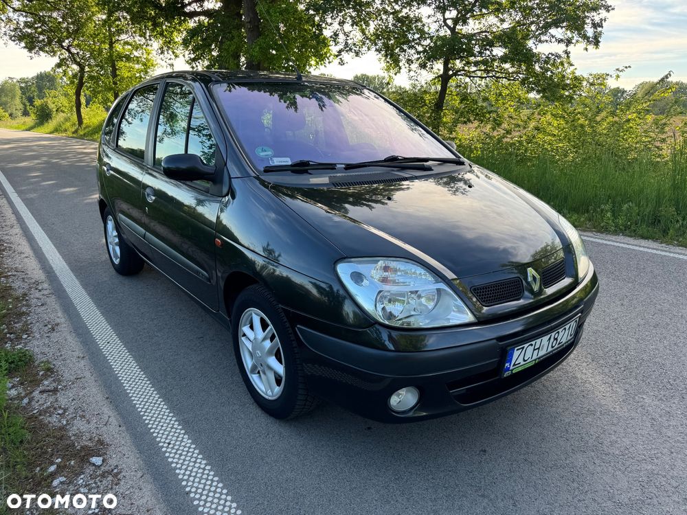 Toyota Prius - 1