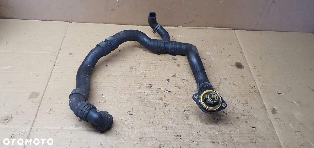Obudowa termostatu króciec wąż przewód wody VW Golf VI 6 Plus 1.6 TDI 1K0122051FR - 1