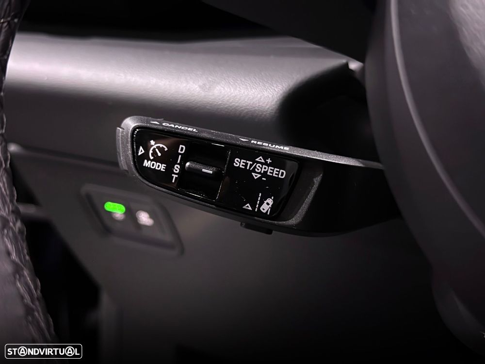 Porsche Macan Electric 4 - 23