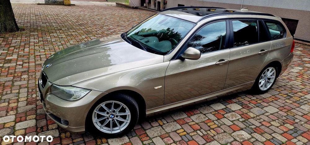 BMW Seria 3 320d DPF Edition Sport - 24