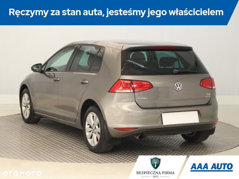 Volkswagen Golf - 6