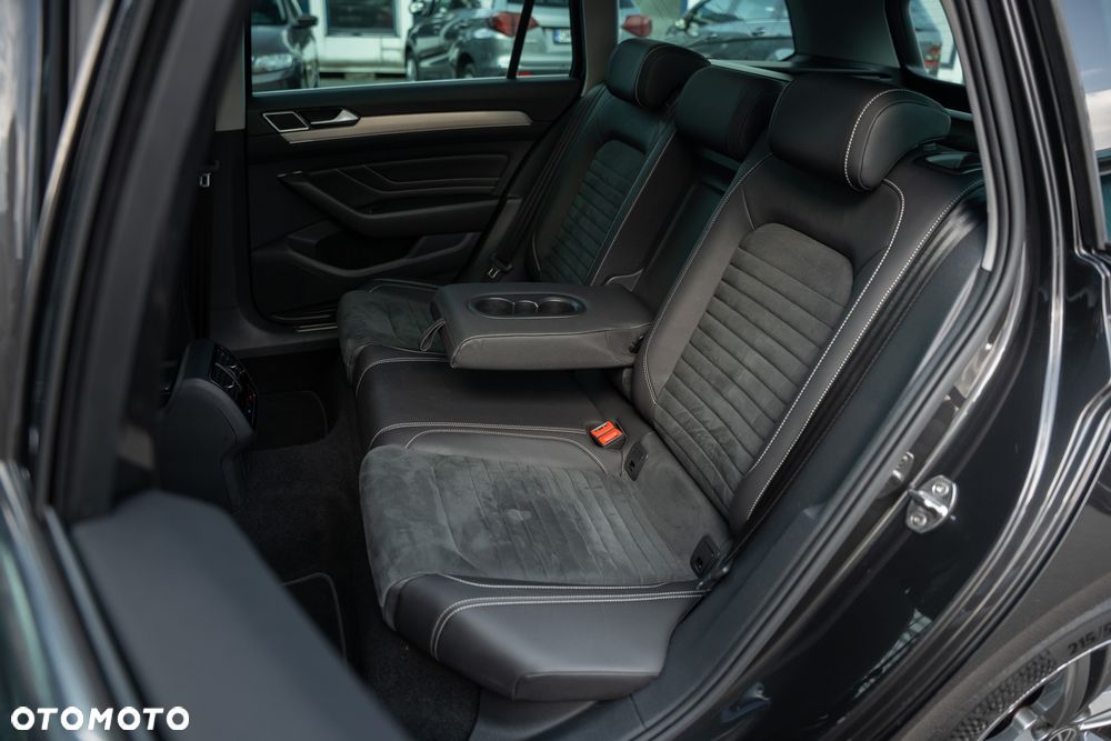 Volkswagen Passat 2.0 TDI (BlueMotion Technology) Highline - 34