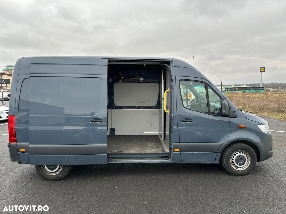 Mercedes-Benz Sprinter - 1