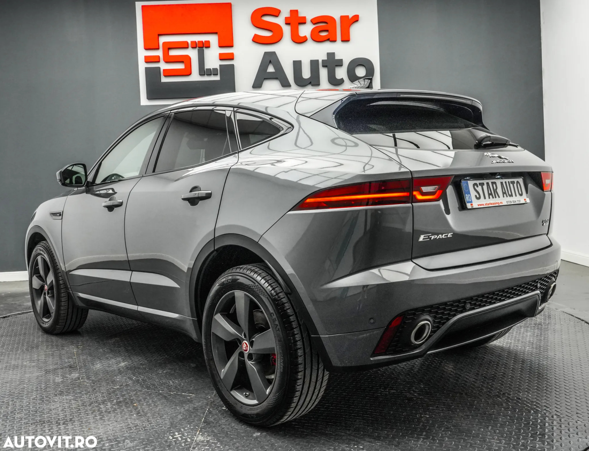 Jaguar E-Pace D150 AWD R-Dynamic S - 4