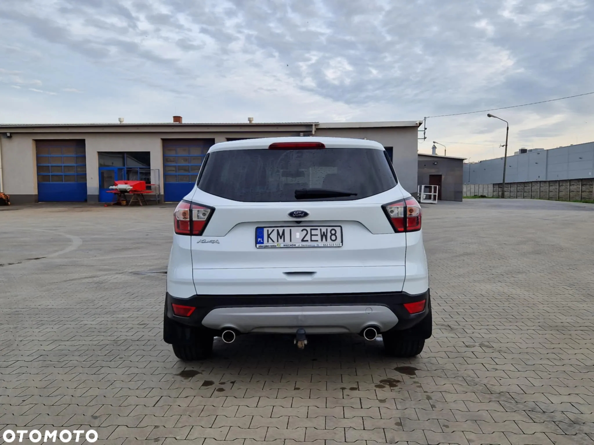 Ford Kuga 2.0 TDCi 2x4 Black & Silver - 11