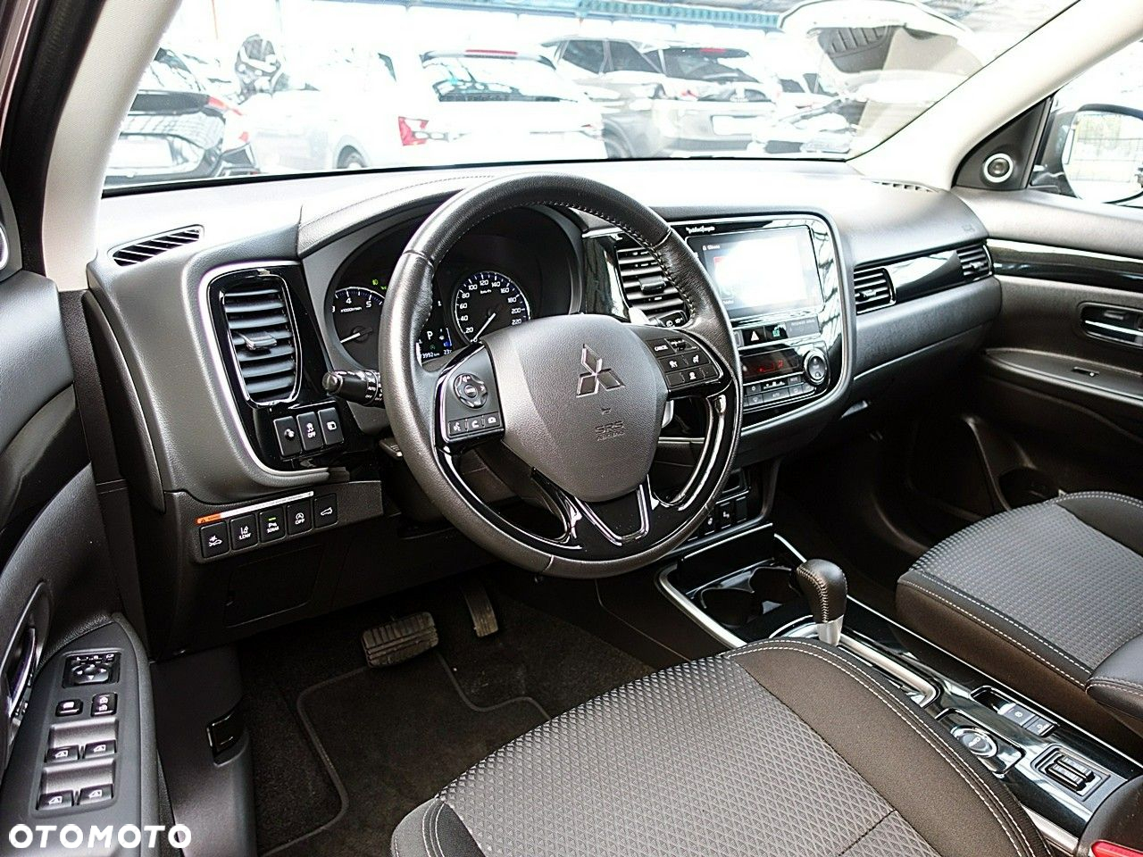 Mitsubishi Outlander - 18