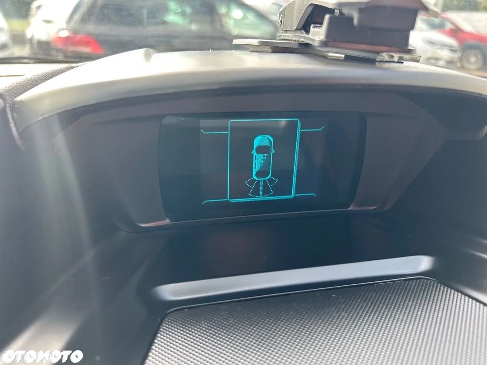 Ford Kuga 2.0 TDCi 2x4 Titanium - 28