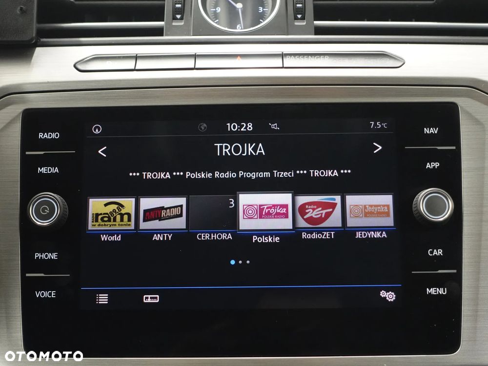 Volkswagen Passat - 34