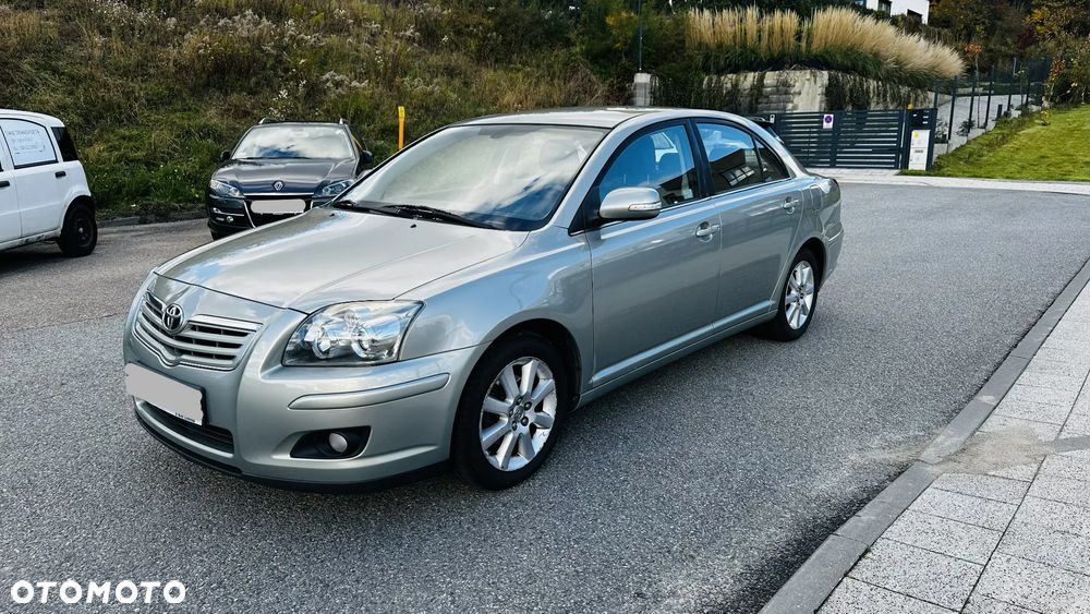 Toyota Avensis 1.8 VVT-i Luna - 1