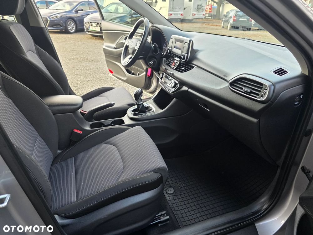 Hyundai i30 1.5 DPI Classic + - 8