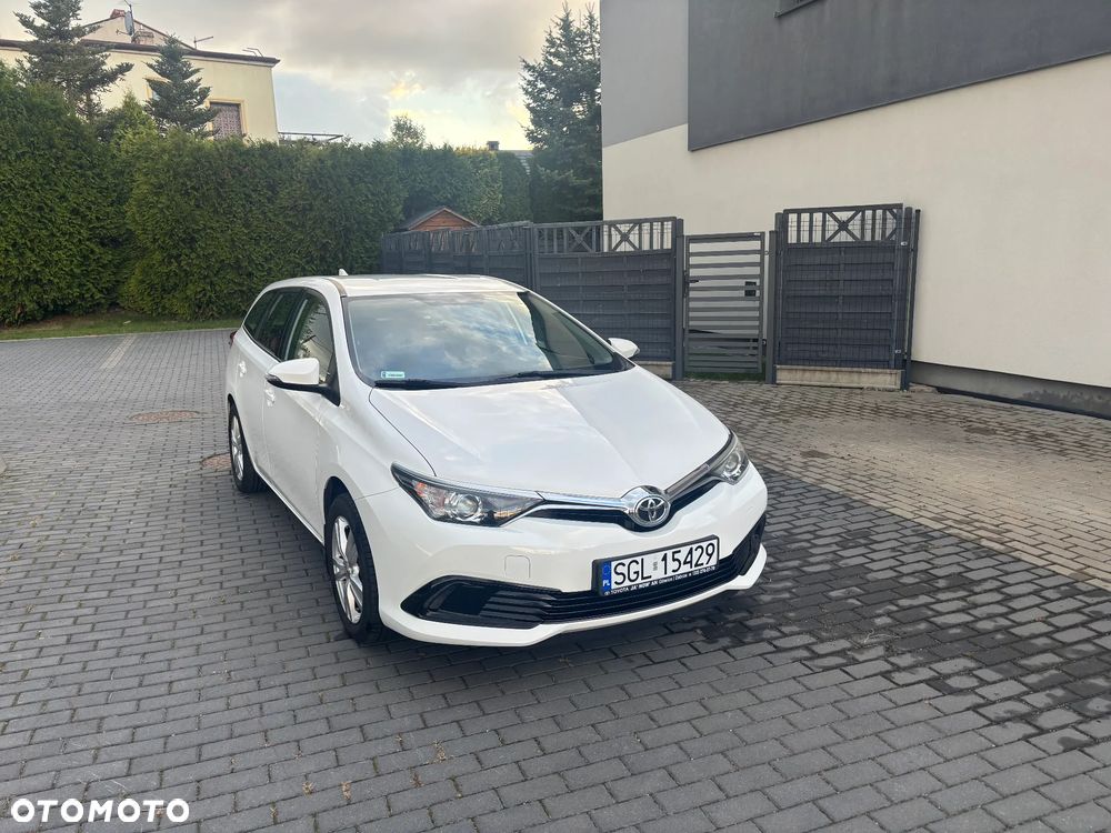 Toyota Auris - 4
