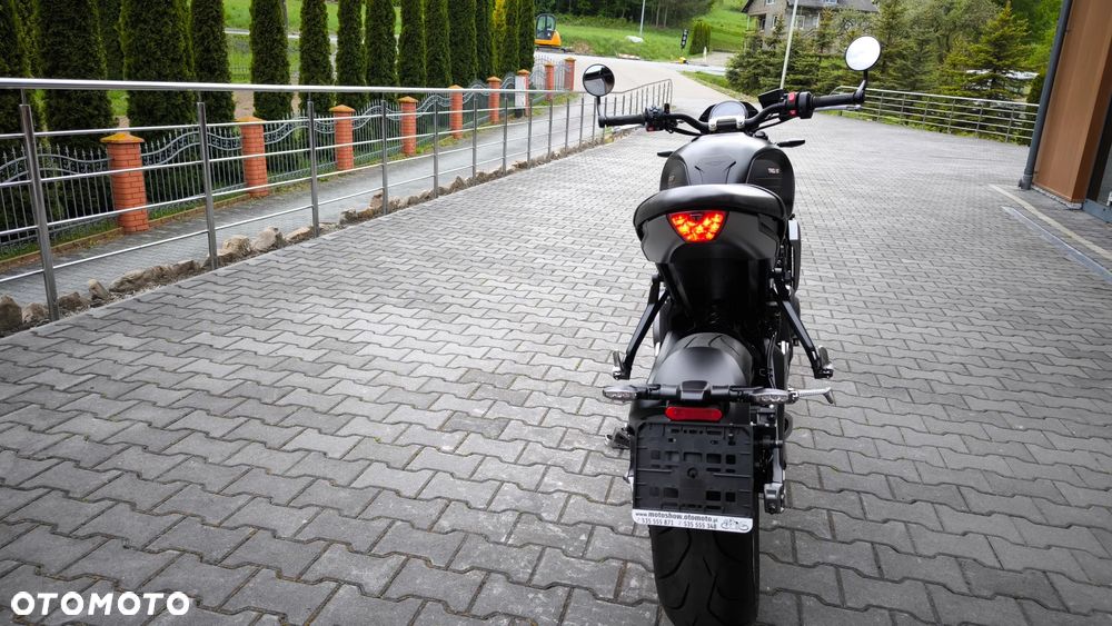 Triumph Trident - 8