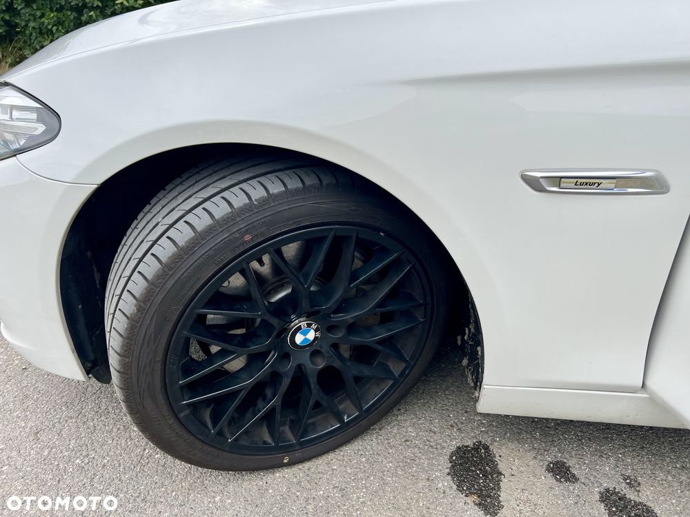 BMW Seria 5 530d xDrive Luxury Line - 12