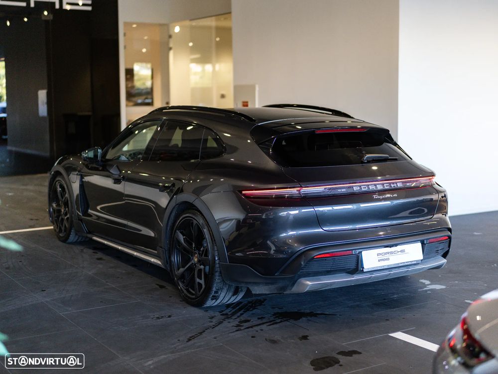 Porsche Taycan Cross Turismo 4 - 11
