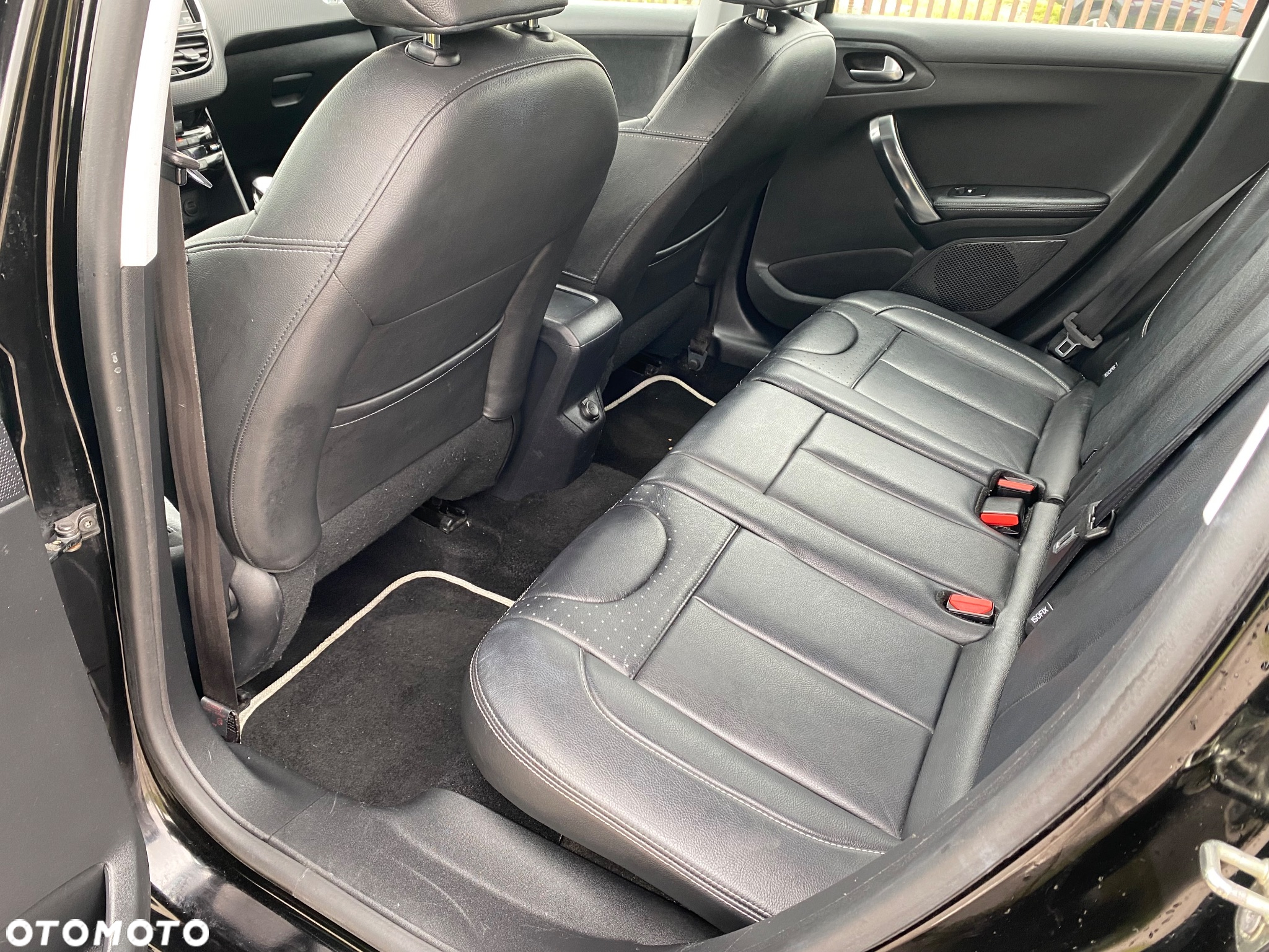Peugeot 2008 1.6 e-HDi Allure S&S - 33