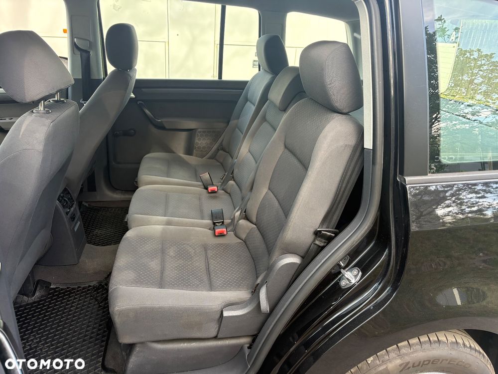 Volkswagen Touran 1.6 FSI Trendline - 5
