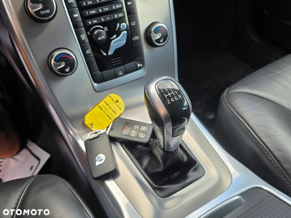 Volvo V70 D4 Summum - 33
