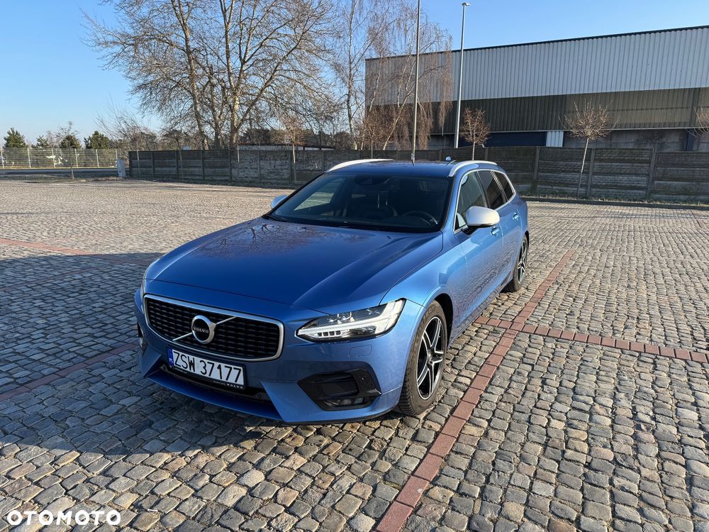Volvo V90 D4 R-Design - 1