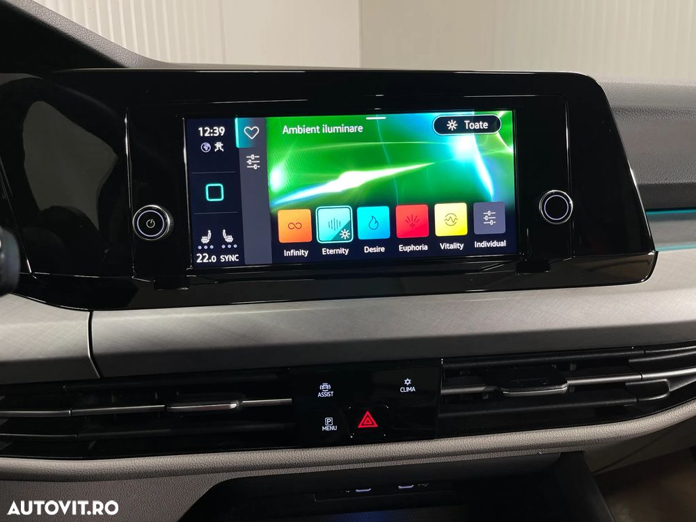 Volkswagen Golf 1.5 eTSI ACT DSG MHEV Life - 20