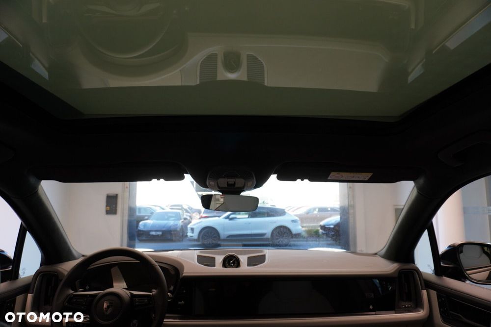 Porsche Cayenne - 34