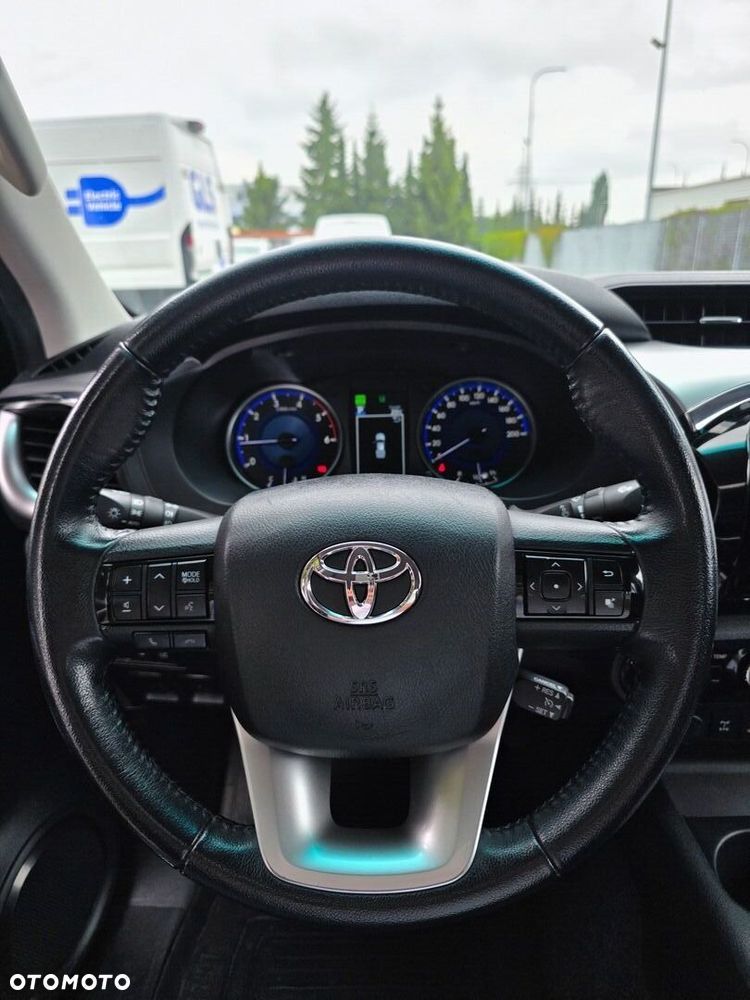 Toyota Hilux 2.4 D-4D Double Cab SR5 4x4 - 21