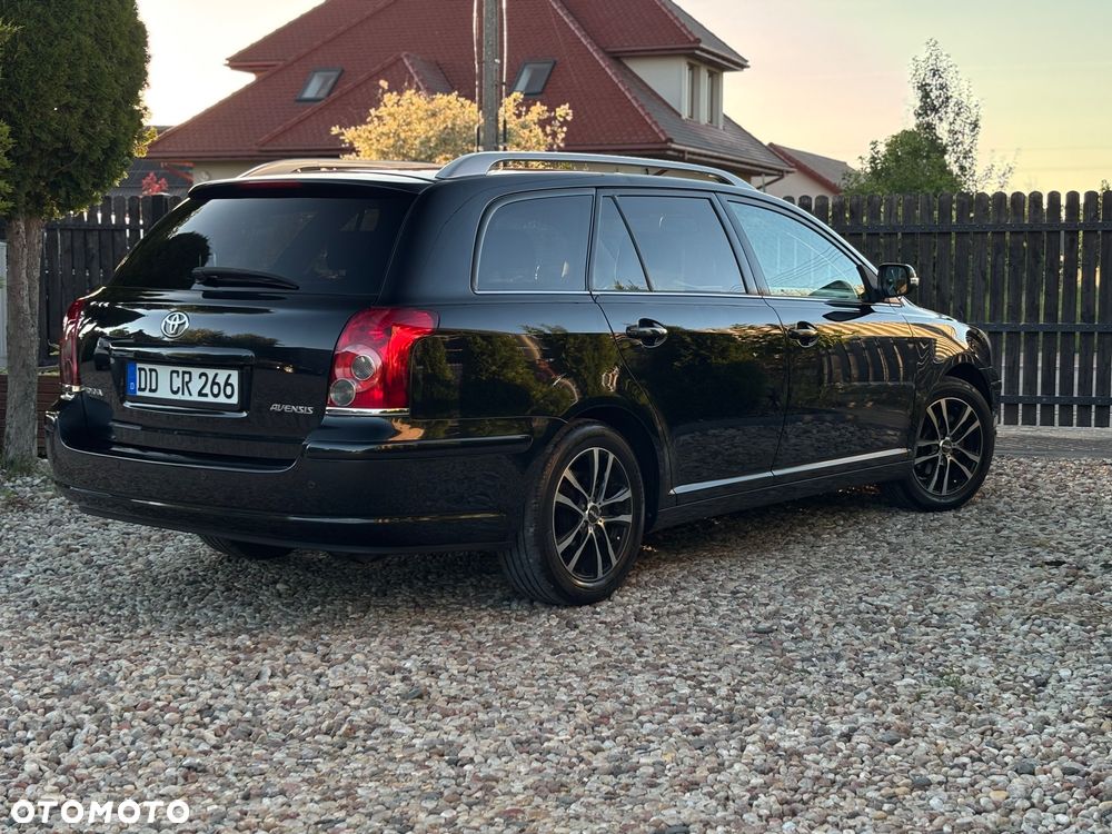 Toyota Avensis 1.8 VVT-i Sol - 4