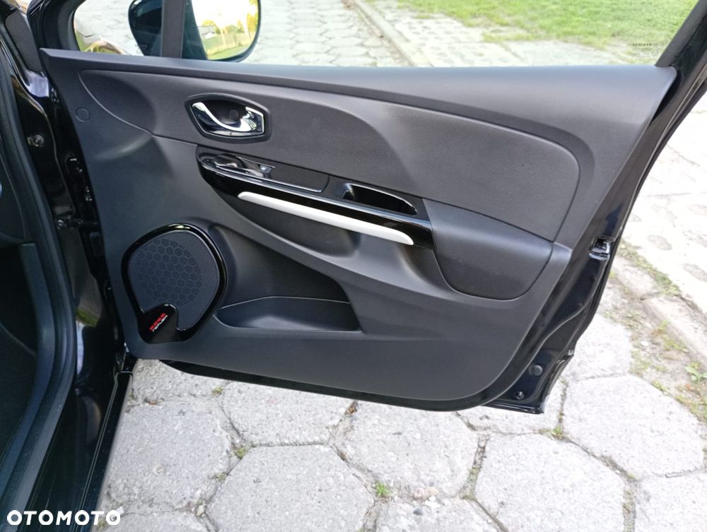 Renault Clio - 17